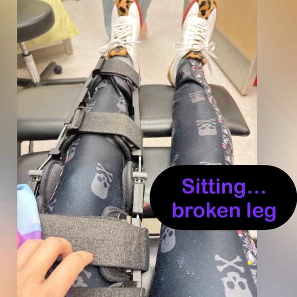 POM-POM GIRLS Fab Fridays Co-Host FLYER. Spring 2026 ! Buyer’s Giveaway!! - Picture 11 of 14